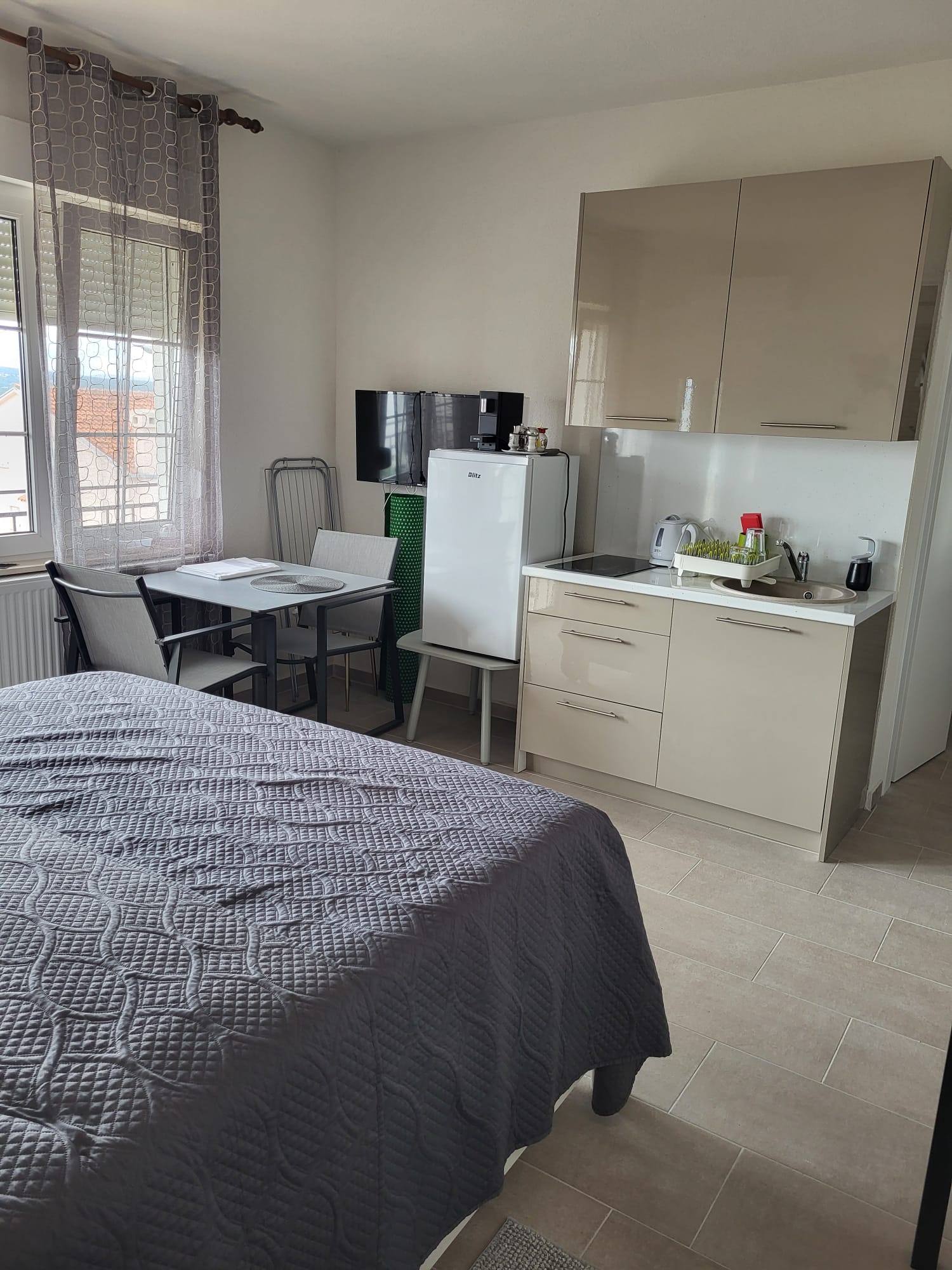 Apartment 3 — 6